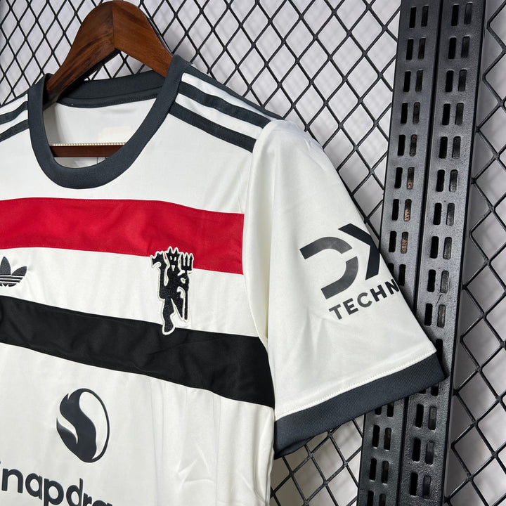Manchester United Alternativa 2024/25